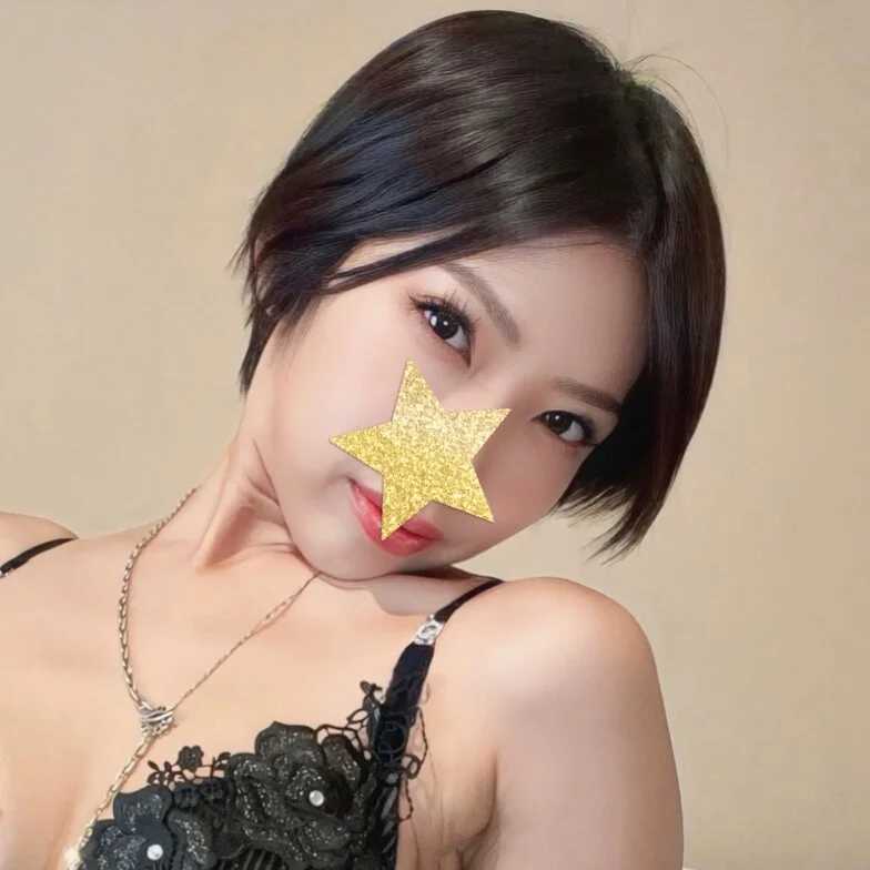 Naomi_00122 — FansOnlyX creator profile