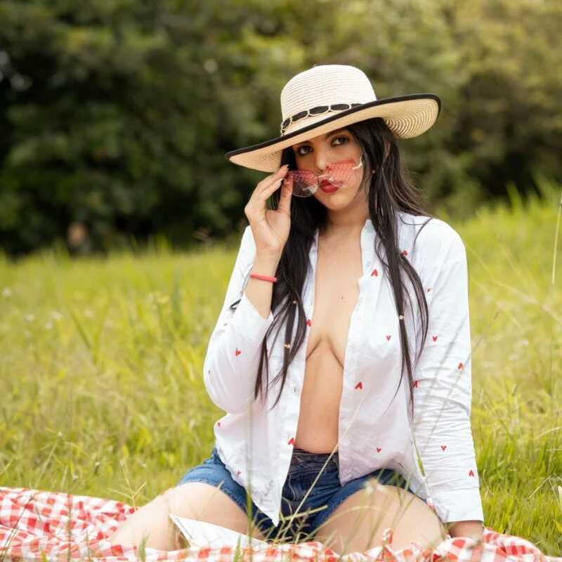 Adele_LatinLady — FansOnlyX creator profile