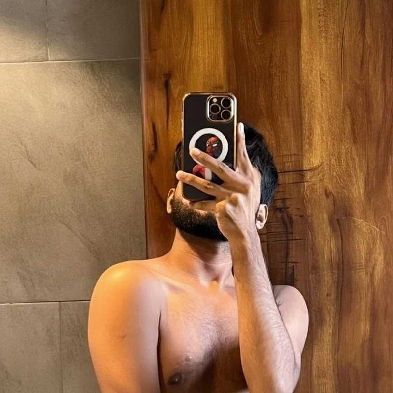 Akshatt_Arora — FansOnlyX creator profile