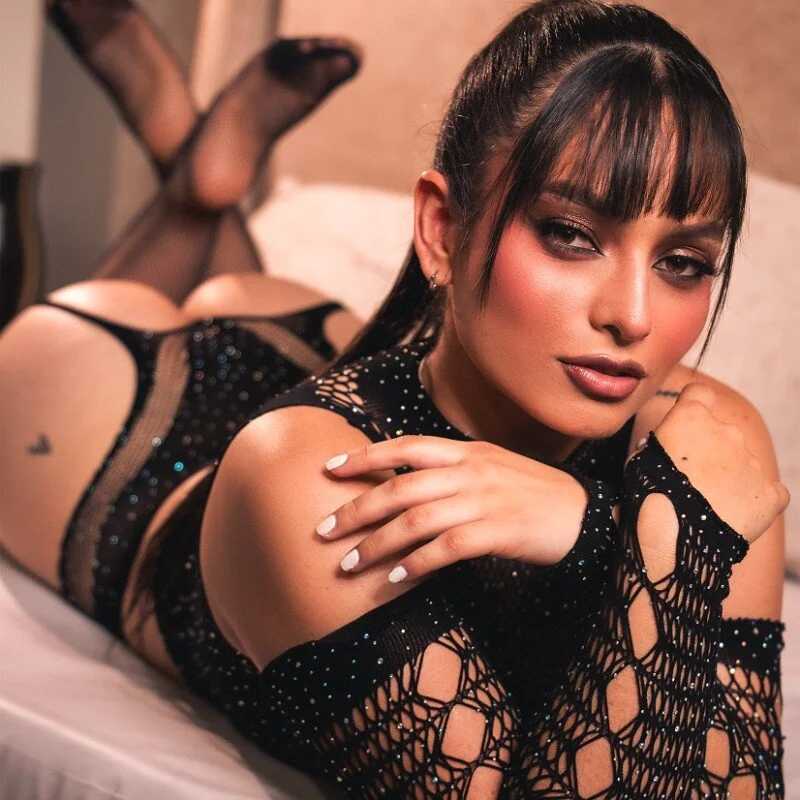 KeniaArias — FansOnlyX creator profile