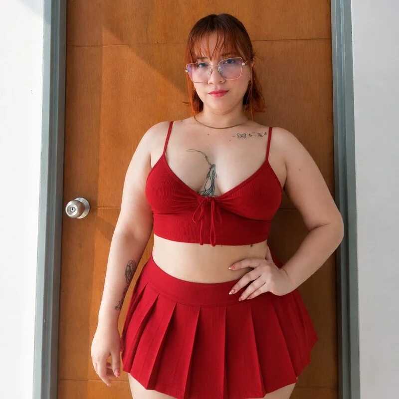 Curves_Nina — FansOnlyX creator profile