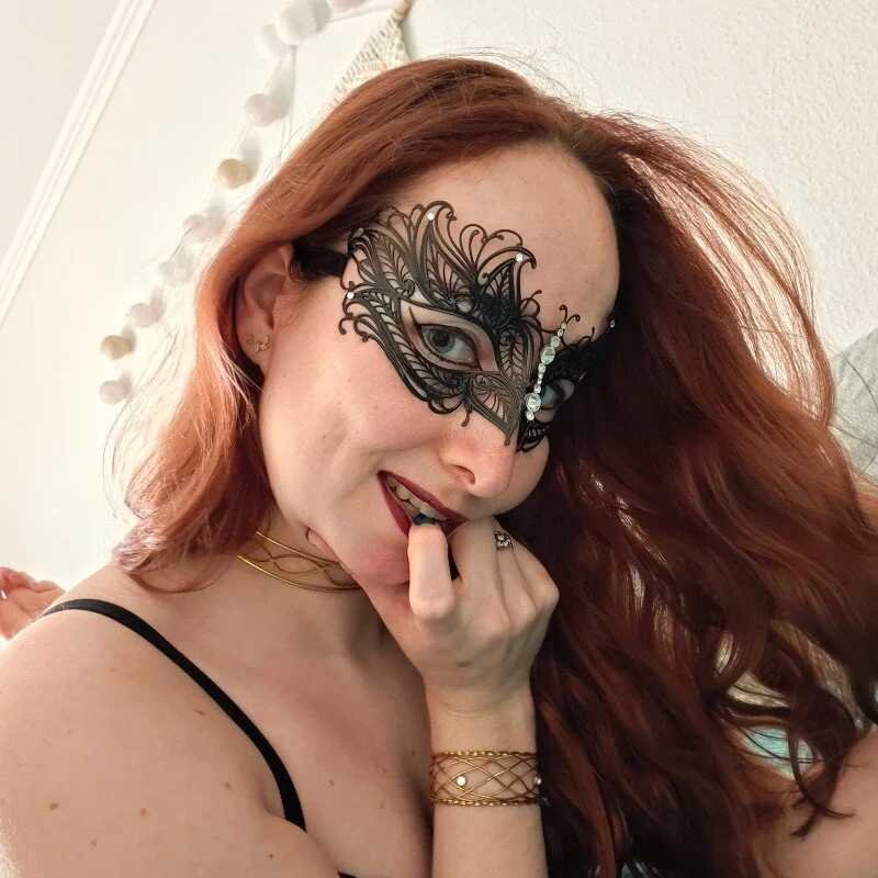 EleaLeara — FansOnlyX creator profile
