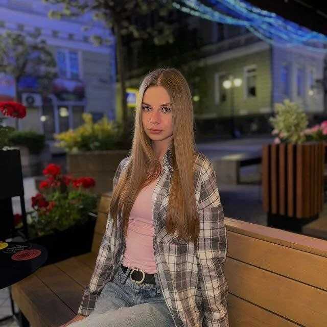 HoneysPiee — FansOnlyX creator profile