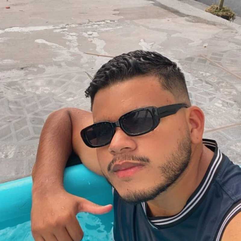 Moreira_01is — FansOnlyX creator profile