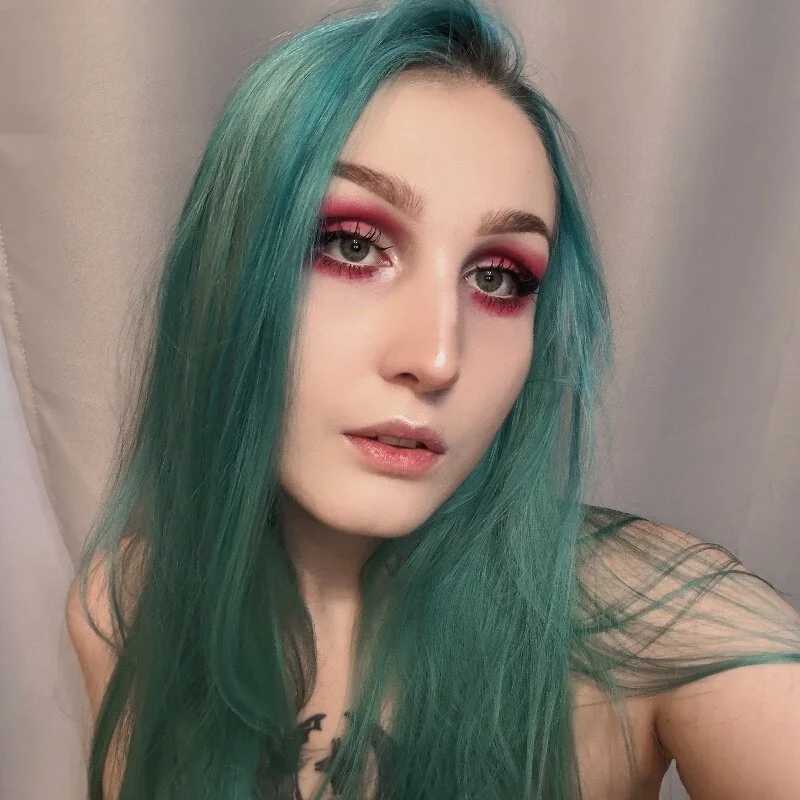 Romiiko — FansOnlyX creator profile