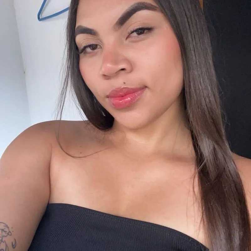 roxyy_foxyy — FansOnlyX creator profile