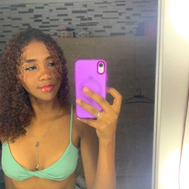 Lucia_Milano — FansOnlyX creator profile