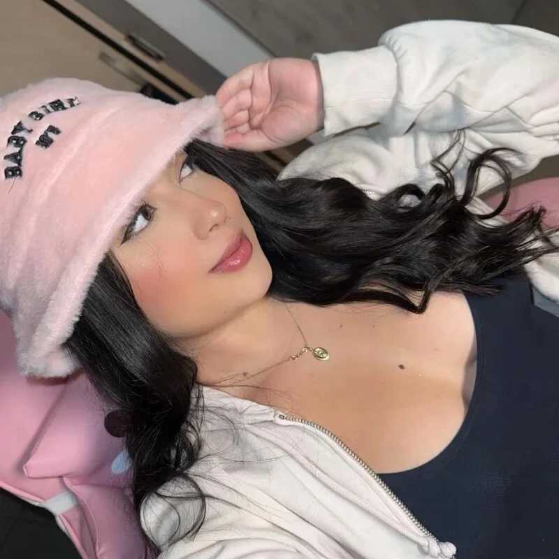 Emiily_Moore1 — FansOnlyX creator profile