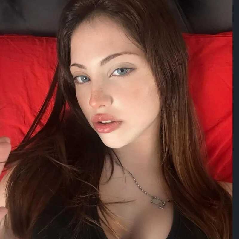 Hot_Lina2 — FansOnlyX creator profile