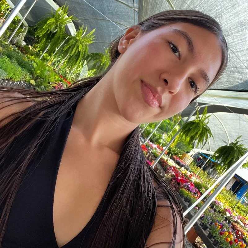 saris_sw — FansOnlyX creator profile