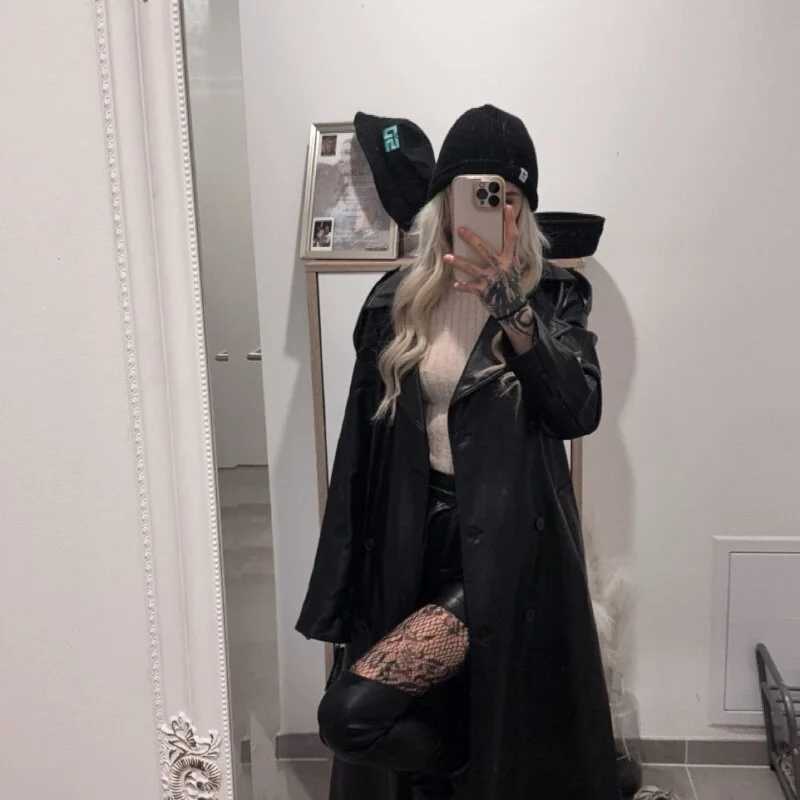 LeniBee — FansOnlyX creator profile