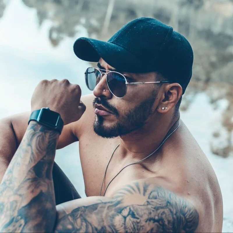 tony_muscle — FansOnlyX creator profile