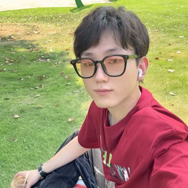 Lee-ppoo — FansOnlyX creator profile