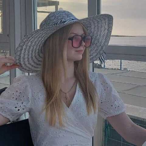 RossyMood — FansOnlyX creator profile
