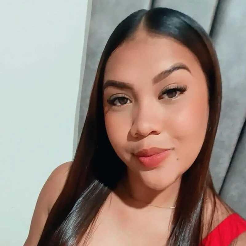 Carolina_05x — FansOnlyX creator profile