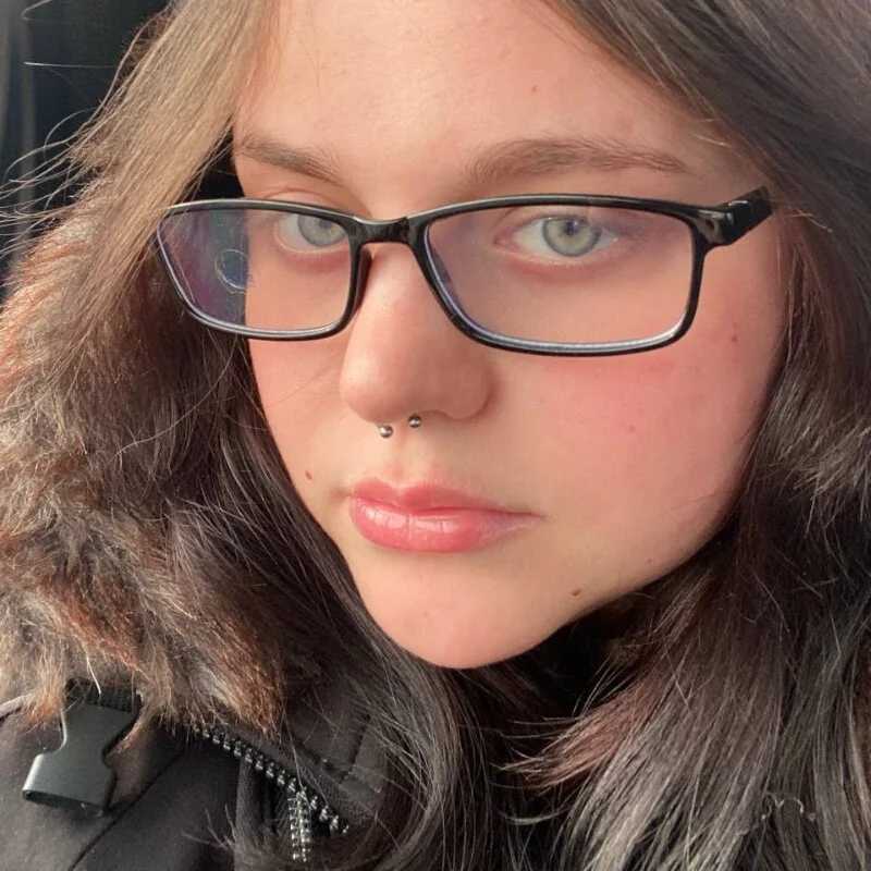 HotQueenDaphne — FansOnlyX creator profile
