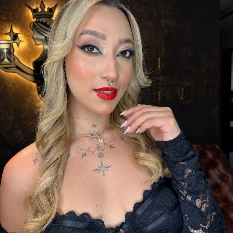 MollyCruz — FansOnlyX creator profile