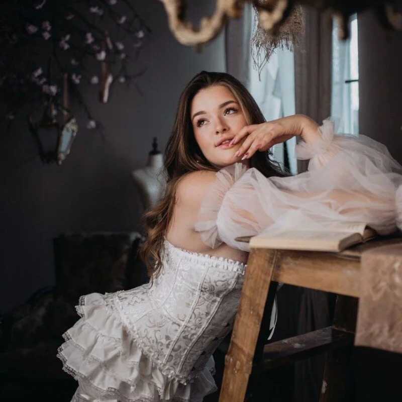 EmilyWhispers — FansOnlyX creator profile