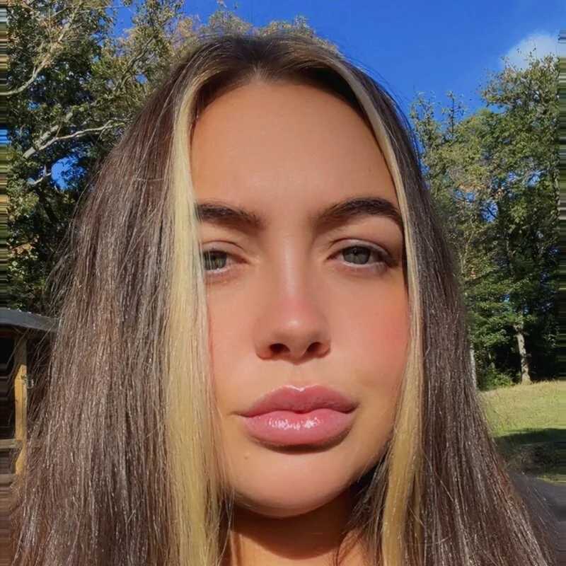 Naughty_Brunette_xx — FansOnlyX creator profile
