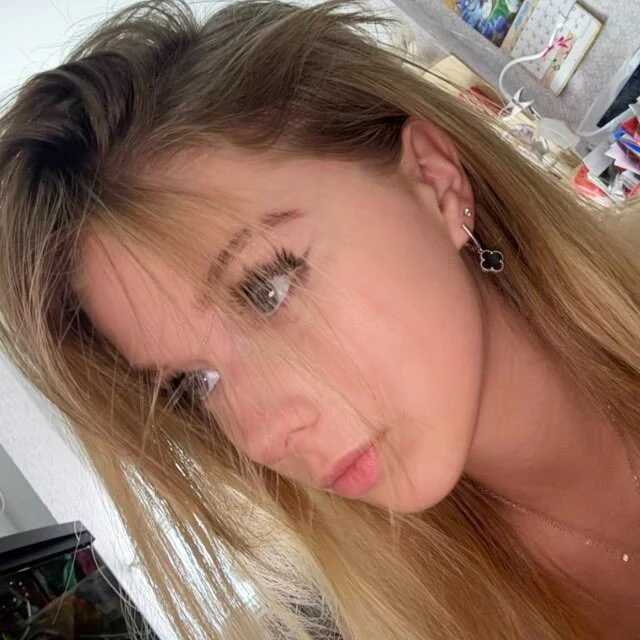 EmilyMint — FansOnlyX creator profile