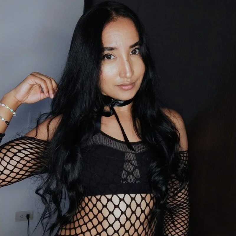 Eve_Cabrera — FansOnlyX creator profile
