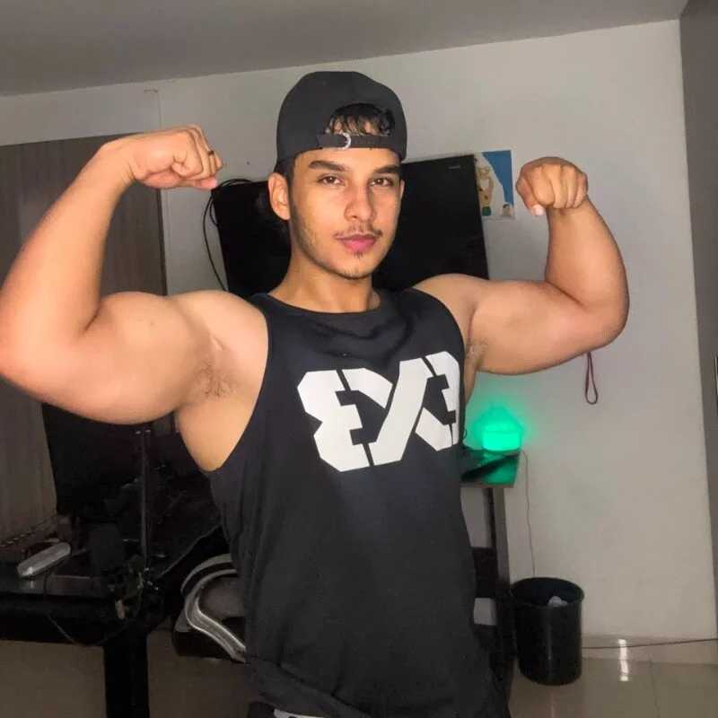 ValentinoCruzz — FansOnlyX creator profile