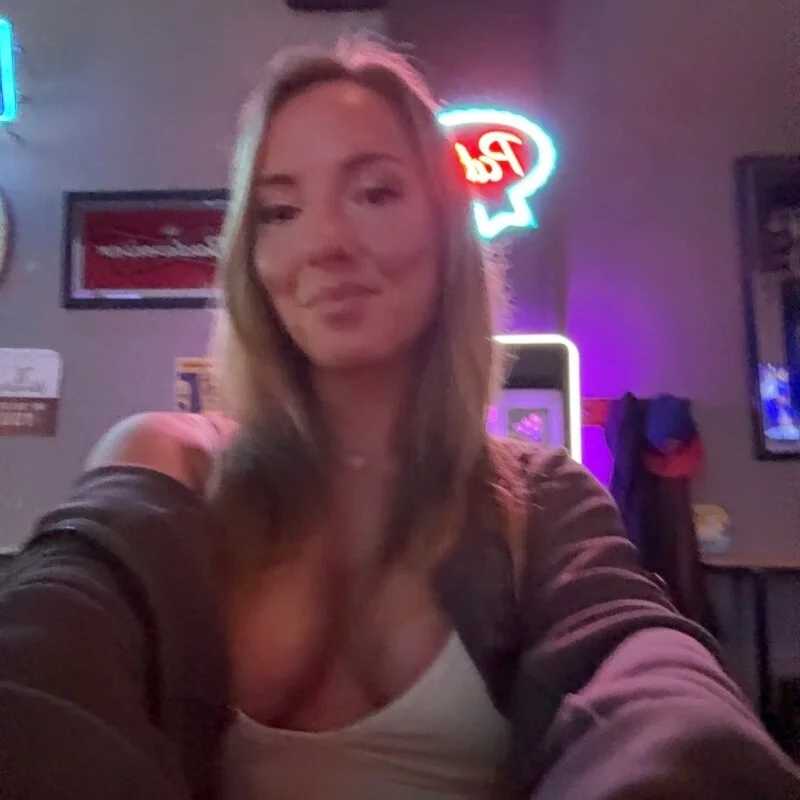 prettymouthpeach — FansOnlyX creator profile