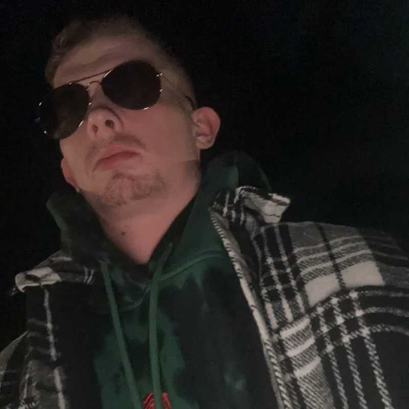 sollzii — FansOnlyX creator profile