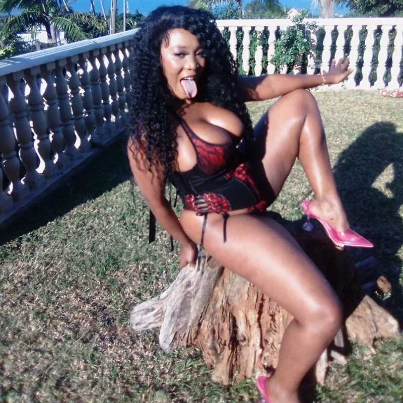 xSexyLolahx — FansOnlyX creator profile