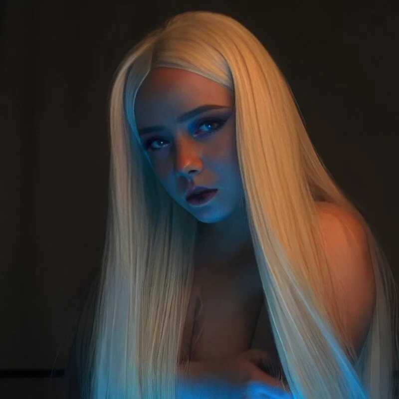 EmillyBones — FansOnlyX creator profile