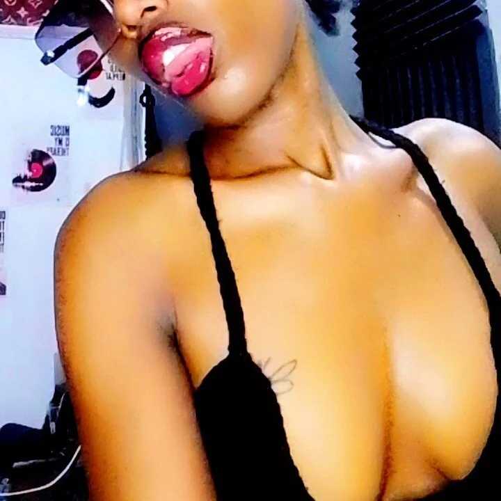Seductivelara — FansOnlyX creator profile