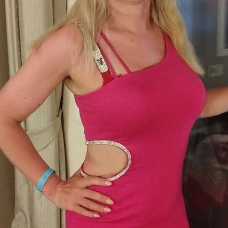 SelinaLovqx — FansOnlyX creator profile