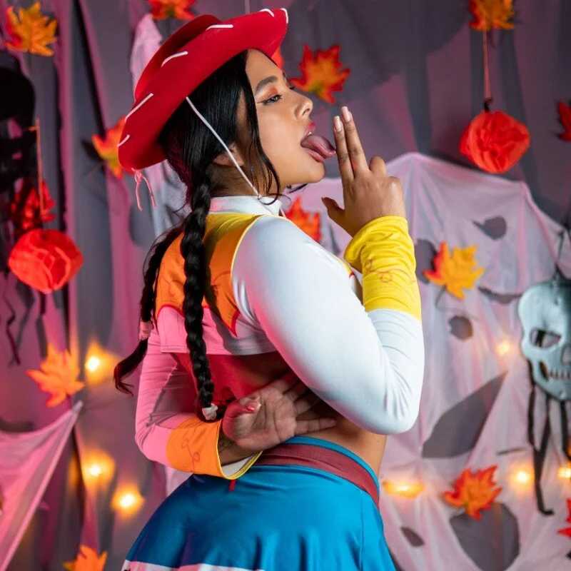AnnaSmiles — FansOnlyX creator profile