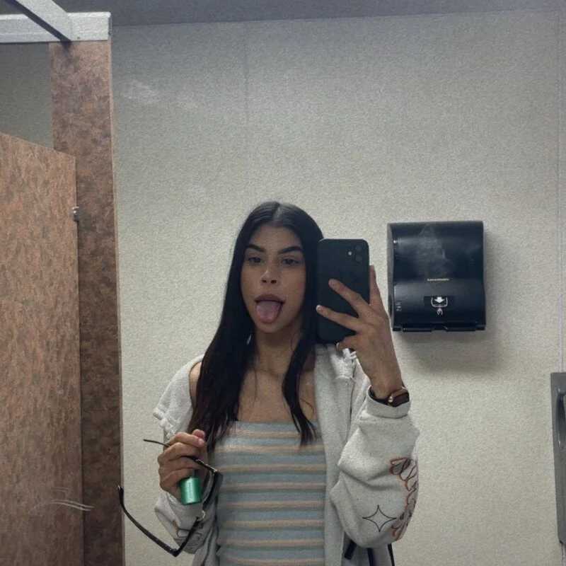Squirtysmileyyy — FansOnlyX creator profile