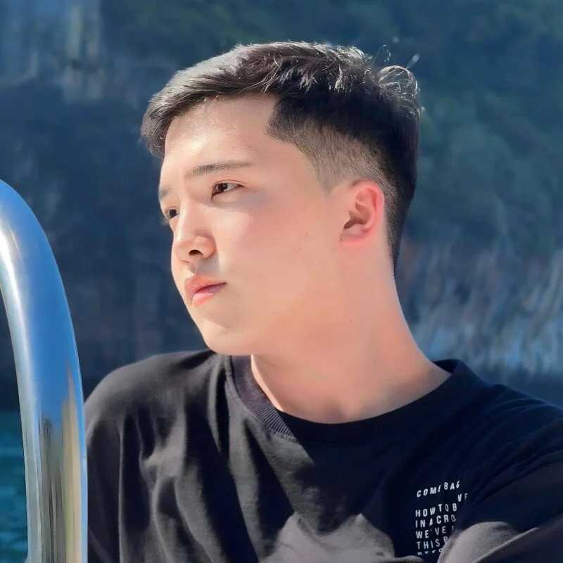 NudGlow — FansOnlyX creator profile