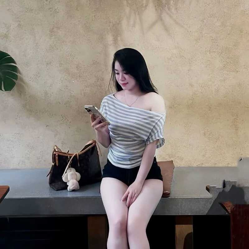 Herry_May — FansOnlyX creator profile