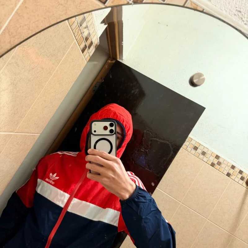 alex2924z — FansOnlyX creator profile