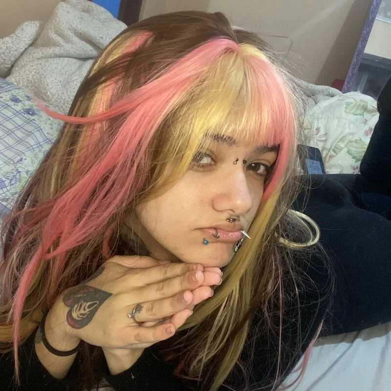 vitorialua — FansOnlyX creator profile