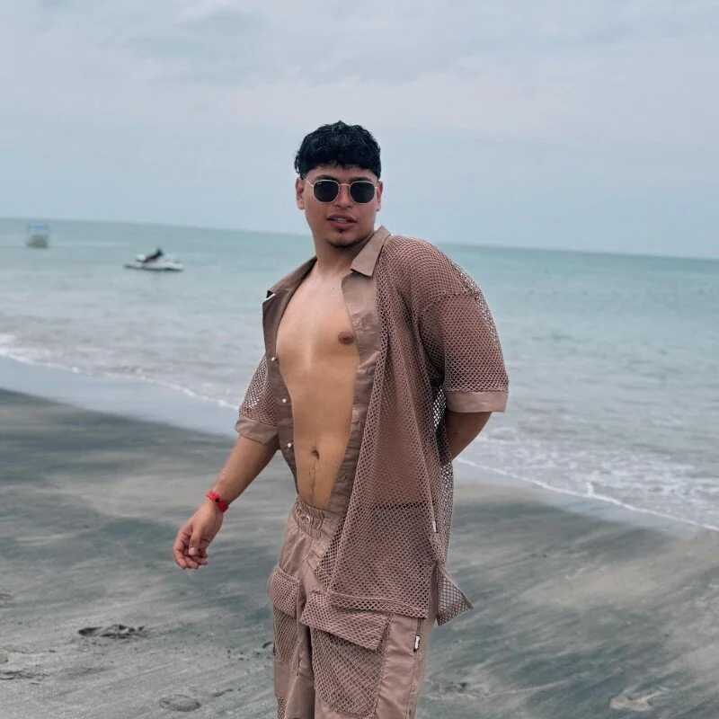 alekzamo — FansOnlyX creator profile