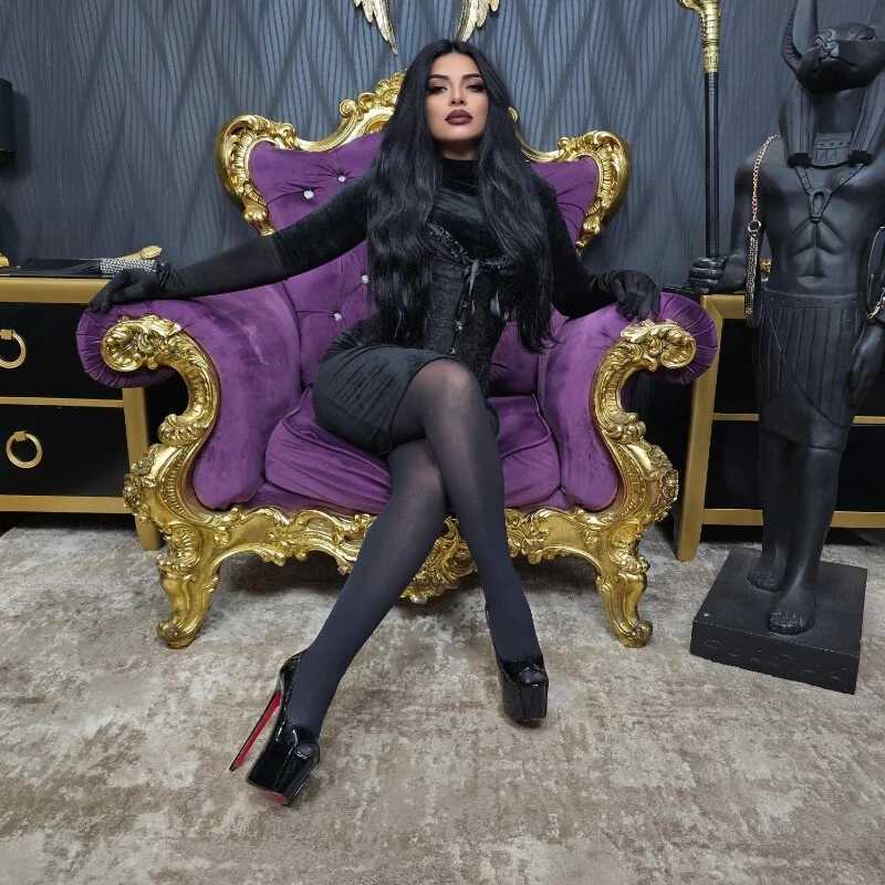 DevashaQueenX — FansOnlyX creator profile