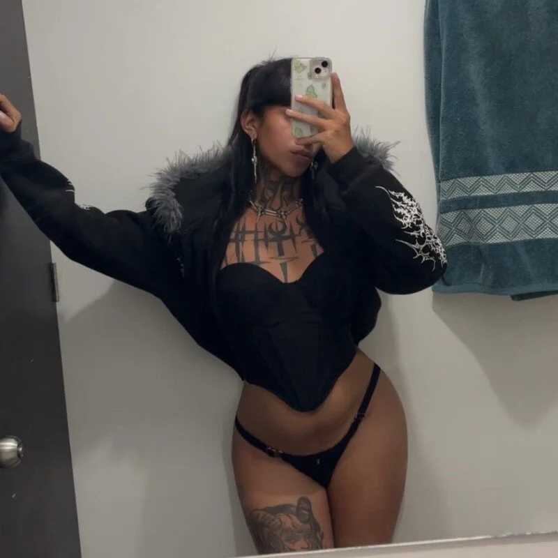 jazmin_wolf — FansOnlyX creator profile
