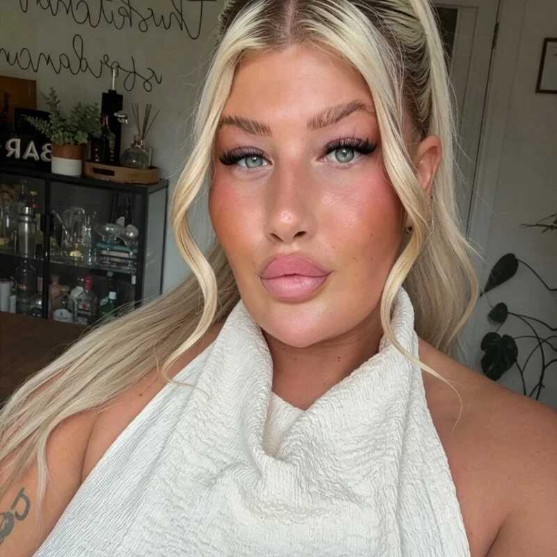 Lexi_Laura — FansOnlyX creator profile