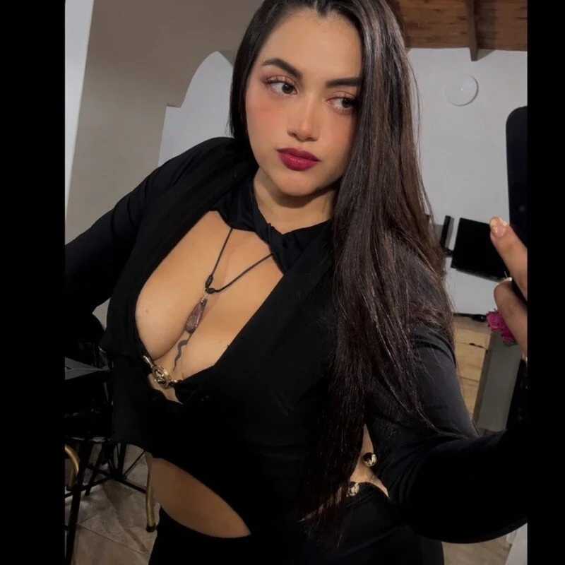 Hela_wet — FansOnlyX creator profile