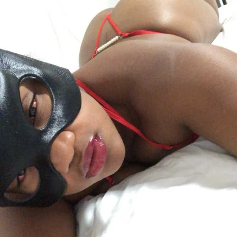 floresita_01 — FansOnlyX creator profile