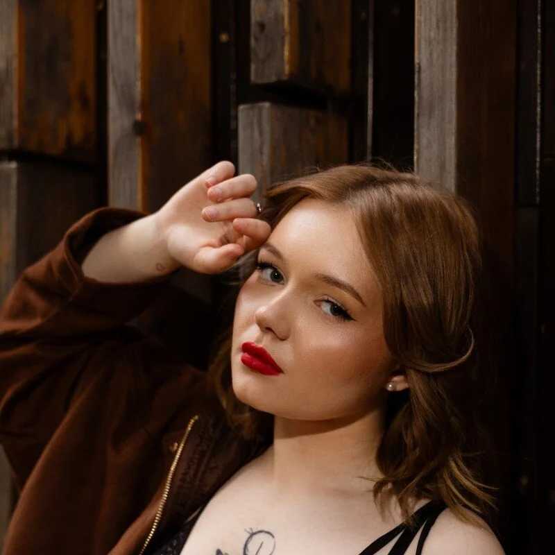 ElinaVale — FansOnlyX creator profile