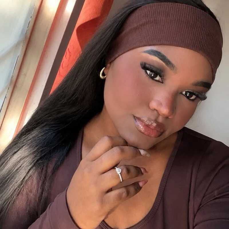 Scarlett_811 — FansOnlyX creator profile
