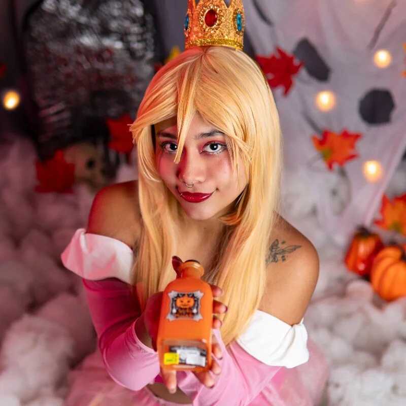 laurasmith_ — FansOnlyX creator profile