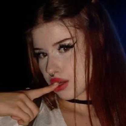 MollyHotTeen — FansOnlyX creator profile
