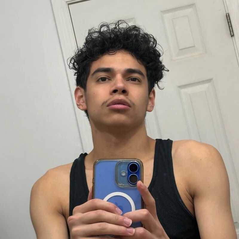 Carlos83647 — FansOnlyX creator profile