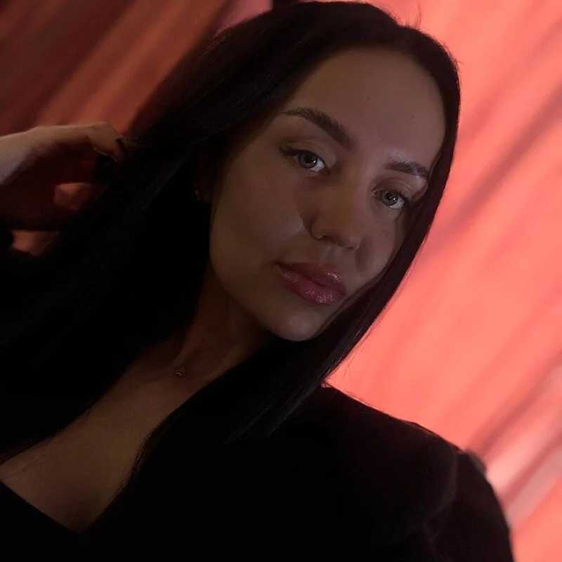 Naverina — FansOnlyX creator profile
